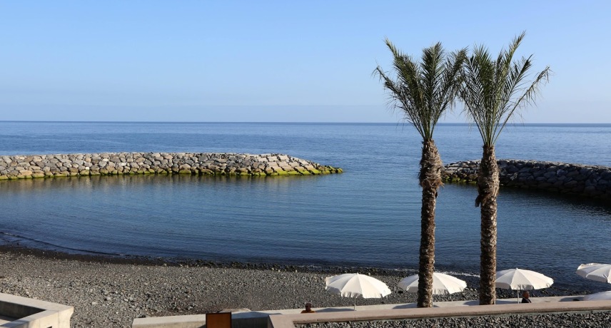 praia do calhau calheta - best beaches & natural swimming pools on madeira island